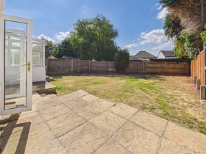 PATIO & REAR GARDEN- click for photo gallery